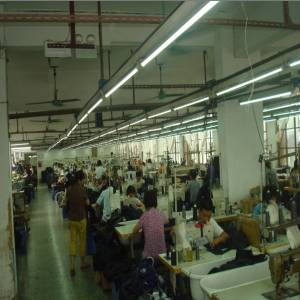 匠心织造，品质铸就——走进兴城市城海天服装加工厂